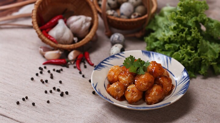 Cần gì thịt cá cầu kỳ khi đã có món trứng cút chiên nước mắm