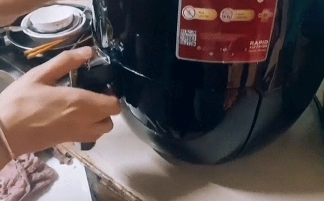 Cứ tưởng có nồi chiên không dầu là thành 