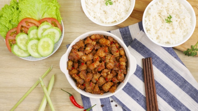 Thịt ba chỉ rang sả ớt ngon không thể cưỡng lại