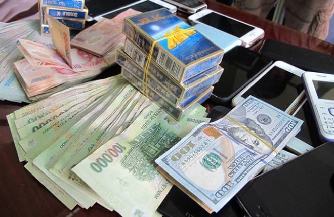 Hà Nội: Khởi tố 18 đối tượng tụ tập đánh bạc trong mùa dịch