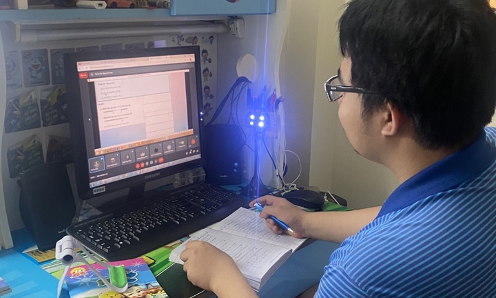 Hơn 75.000 học sinh TP.HCM không có thiết bị và đường truyền internet để học trực tuyến