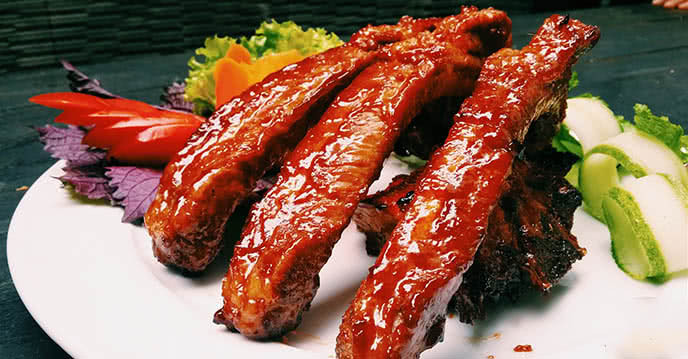 Chế biến sườn nướng mật ong ngon hơn ngoài tiệm