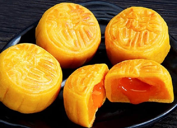 Cách làm bánh trung thu trứng muối nhân tan chảy