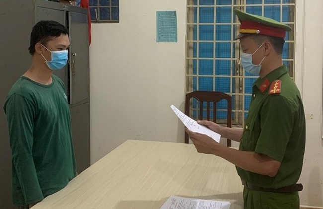 Lây COVID-19 cho bạn gái còn khai báo không trung thực, tài xế xe tải bị khởi tố