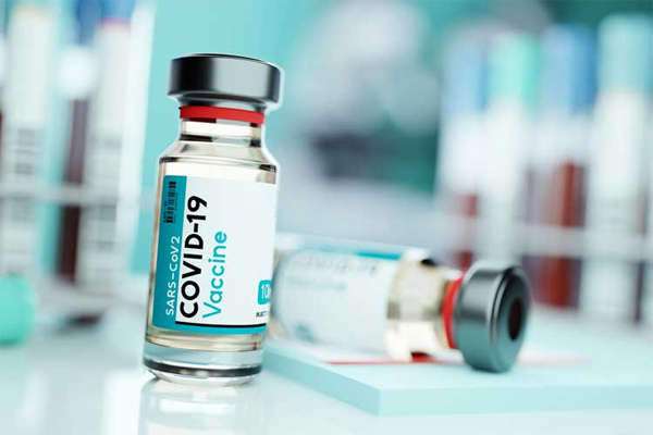Vì sao sau khi tiêm vaccine phòng COVID-19 có người sốt, có người không?