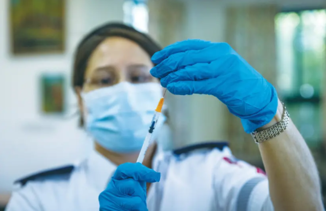 Vợ cố chấp không chịu tiêm vaccine COVID-19, chồng kiên quyết đệ đơn ly hôn