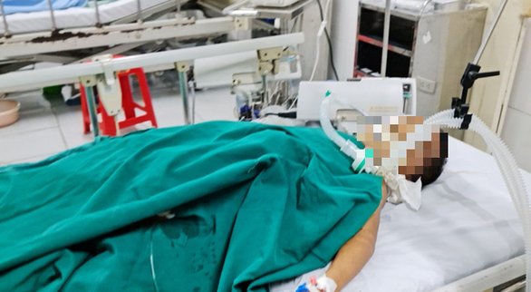 17 học sinh ngộ độc, 1 người tử vong sau khi ăn quả hồng châu