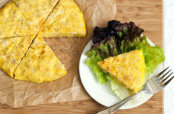 Cách làm món trứng chiên kiểu Tây Ban Nha thích hợp cho những ngày mưa