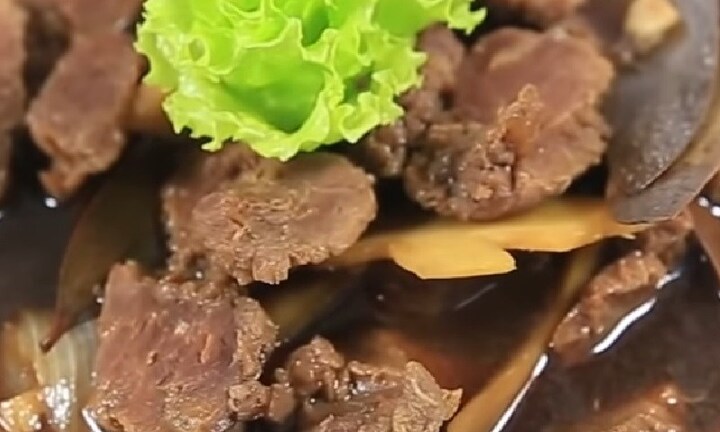 Cách làm bò hầm ngũ vị nóng hổi chiêu đãi cả gia đình