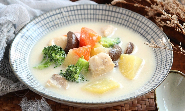 Công thức gà hầm rau củ kiểu Tây bồi bổ cơ thể những ngày se lạnh