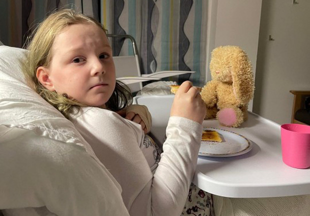 Bé gái 9 tuổi bị đốt cháy thực quản, nguyên nhân từ 