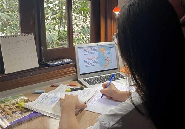 10 F0 xuất hiện trong trường học, hơn 40.000 học sinh một huyện chuyển sang học online 