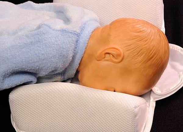 Cho con 3 tháng tuổi uống sữa xong đặt ở giường, chuyện kinh hoàng sau đó khiến bà mẹ ân hận cả đời