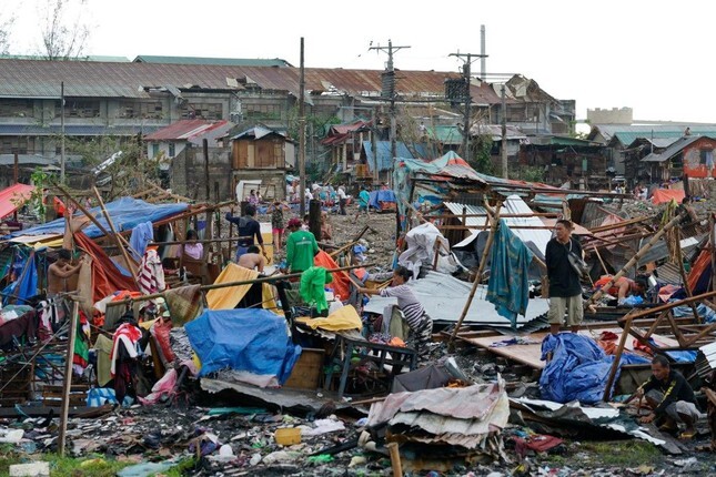 375 người Philippines thiệt mạng vì siêu bão Rai