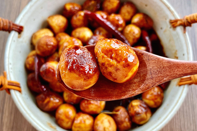 Đem trứng cút kho với nguyên liệu bí mật này đảm bảo khiến bạn mê mẩn