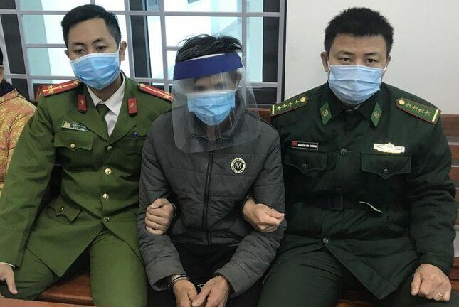 Nghệ An: Bắt đôi vợ chồng vận chuyển số lượng lớn ma tuý đá, hồng phiến