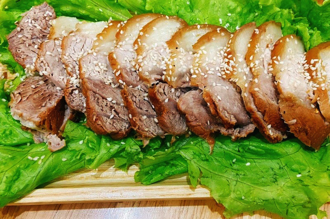 Cách làm chân giò hầm kiểu Hàn Quốc ăn mãi không chán