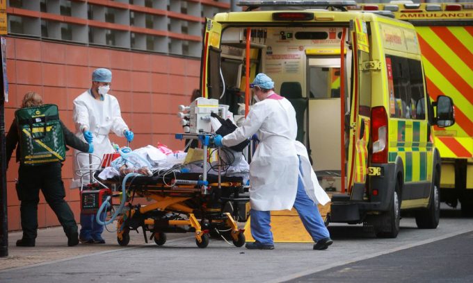 Số người tử vong do COVID-19 tại Anh vượt mốc 150.000