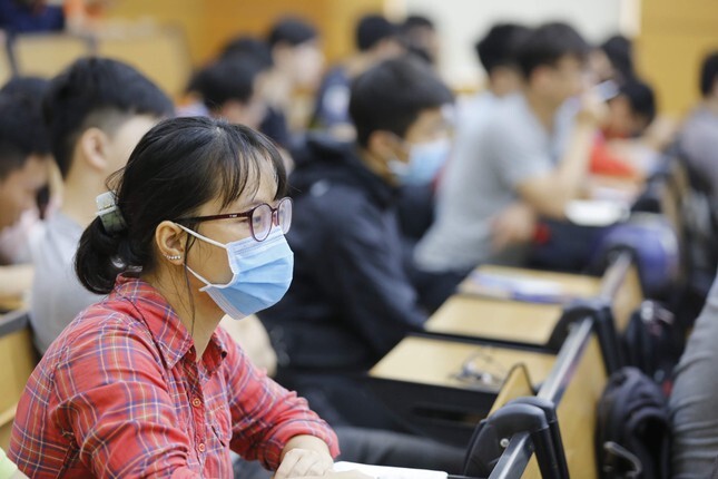 Bộ GD&ĐT lên tiếng về kiến nghị miễn học phí những ngành khoa học cơ bản