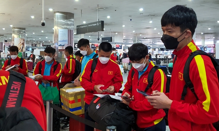 ĐT Việt Nam về nước, hối hả chuẩn bị tái đấu với ĐT Trung Quốc