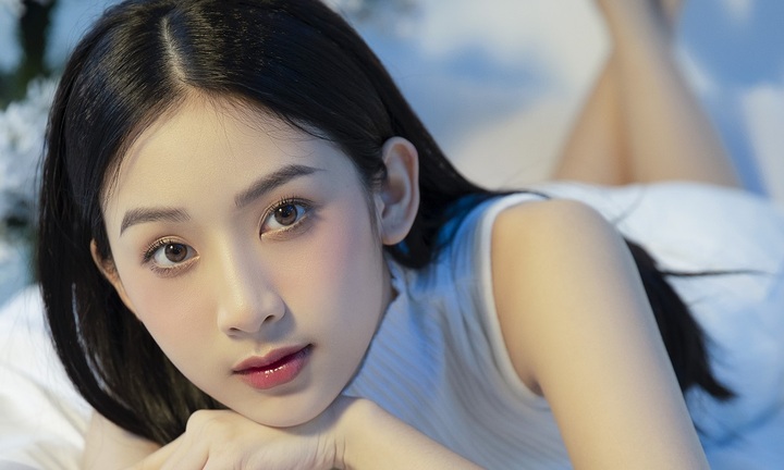 Nữ sinh Kinh tế Quốc dân khoe nhan sắc ngọt ngào làm xiêu lòng cộng đồng mạng trong bộ ảnh mới