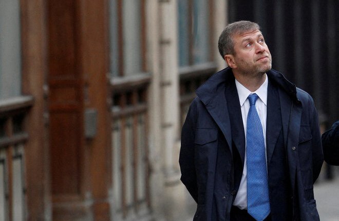 Tỷ phú Roman Abramovich chính thức chuyển giao quyền quản lý Chelsea