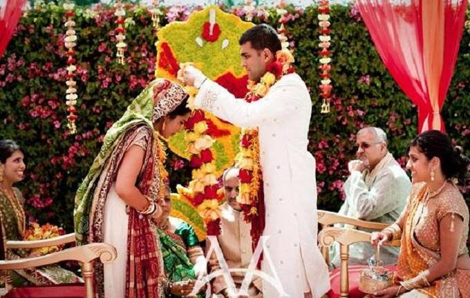 Cô dâu đột ngột ngất xỉu trên sân khấu rồi lập tức đòi hủy hôn vì