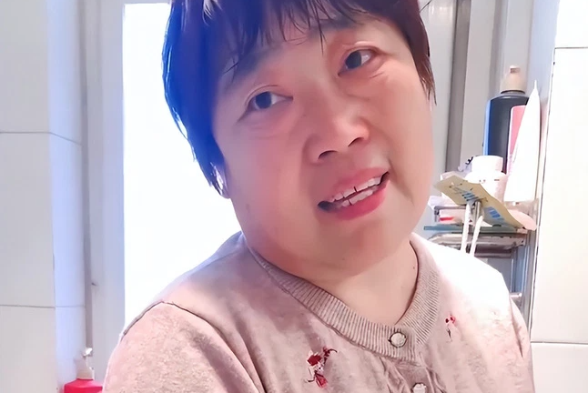 Con dâu hỏi nên tổ chức đám cưới hay đăng ký kết hôn trước, đáp án của mẹ chồng gây xúc động 