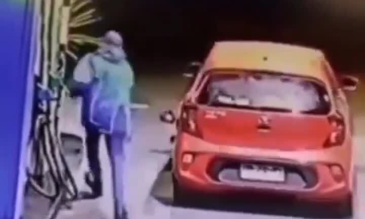 Đổ xăng xong liền bỏ chạy, tài xế gặp phải 