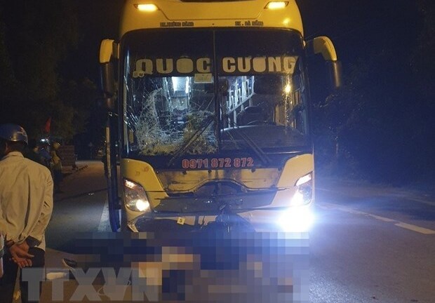 Bình Định: 3 thanh niên tử vong sau va chạm với xe khách trên Quốc lộ 1