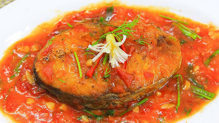 Cách làm cá thu sốt cà chua thơm ngon, ăn rồi chẳng muốn dừng đũa