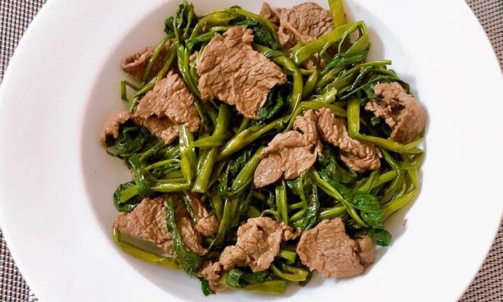 Cách làm thịt bò xào rau muống ngon đúng chuẩn nhà hàng