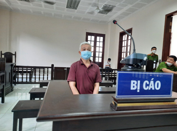 Người tung tin giả về vụ tự thiêu ở Thủ Đức bị phạt 18 tháng tù