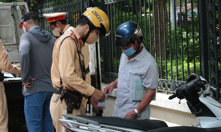 CSGT Hà Nội kiến nghị thu hồi hơn 4.000 giấy phép lái xe của người tâm thần