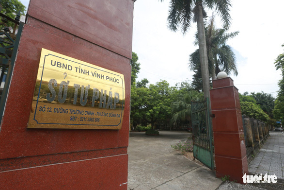 Cách chức Giám đốc sở Tư pháp tỉnh Vĩnh Phúc