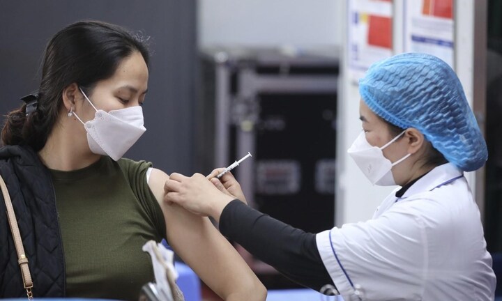 Bộ Y tế có hướng dẫn mới nhất về thời gian tiêm vaccine COVID-19 mũi 3 và mũi 4
