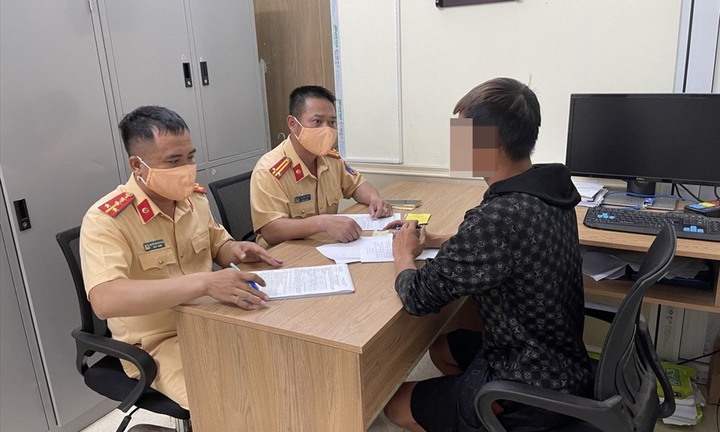 Đi ngược chiều cao tốc Hà Nội - Thái Nguyên, tài xế bị xử phạt 17 triệu