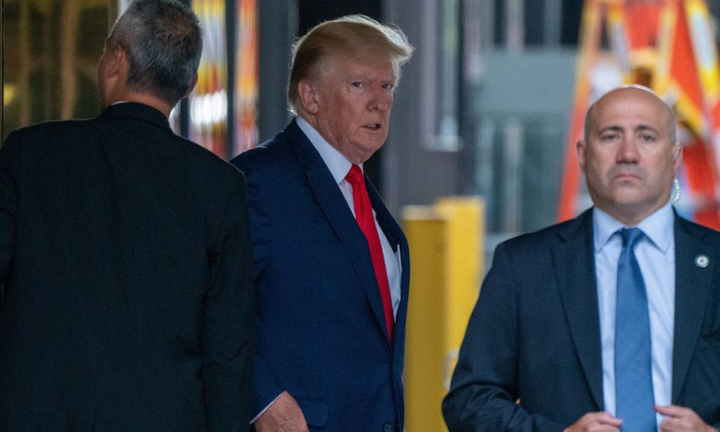 Hé lộ thông tin về số tài liệu mật FBI thu hồi ở nhà ông Donald Trump