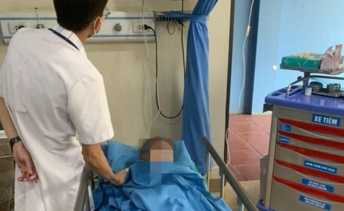 Bé gái 13 tuổi nguy kịch do hai loại thực phẩm phổ biến