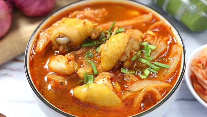 Nếu là tín đồ của kim chi, bạn không thể bỏ qua công thức nấu canh ngon bất bại này