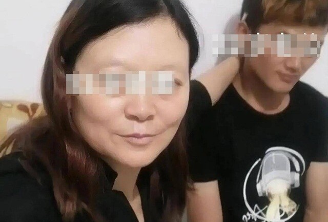 Chênh lệch 33 tuổi, chàng trai bất chấp dị nghị để cưới bạn gái 55 tuổi