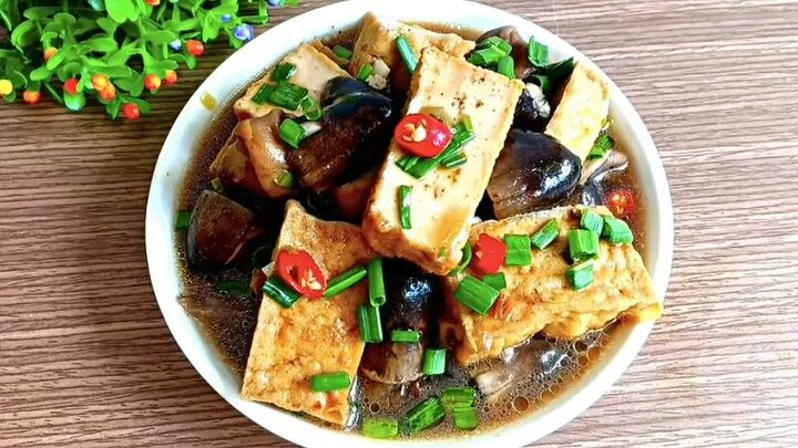 Nấm kho kiểu này thơm ngon hết ý, ăn cuốn lưỡi hơn cả thịt cá