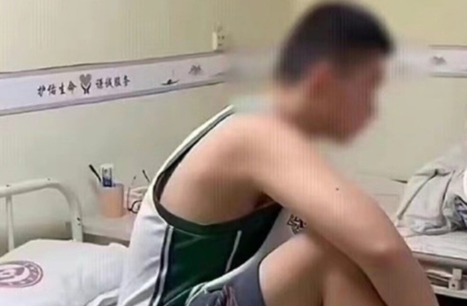 Hoang tưởng tất cả bạn nữ trong lớp đều 