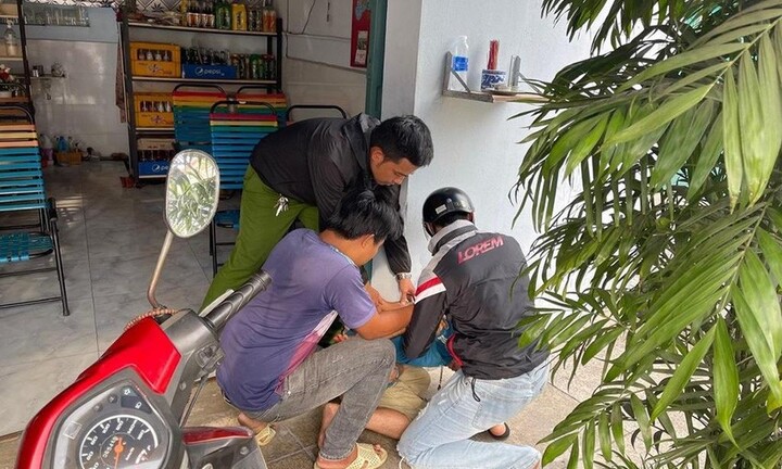 Thượng úy công an bắt 