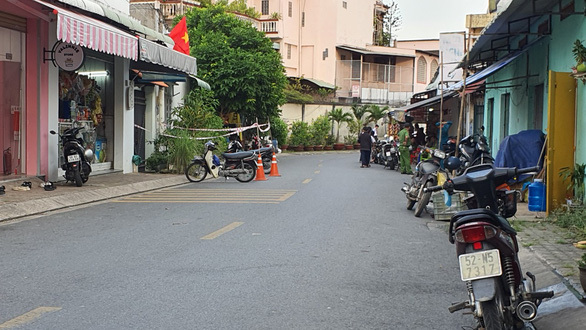 TP.HCM: Đang ngồi uống cà phê, nam thanh niên bị đâm tử vong