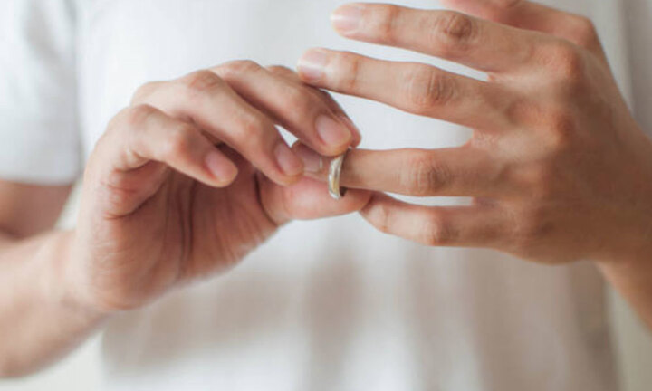 Hủy hôn dù bạn gái sắp đến ngày sinh, gã đàn ông còn 