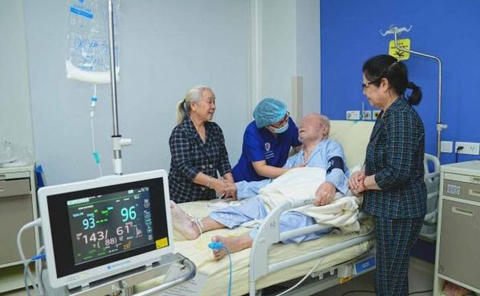 Tin tức đời sống mới nhất ngày 8/1: Phẫu thuật thành công cho cụ ông 105 tuổi bị gãy xương đùi