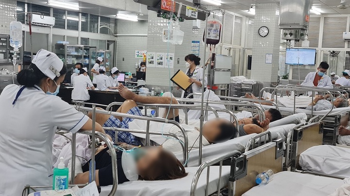 Bệnh viện Chợ Rẫy cấp cứu gần 2.000 ca trong 7 ngày Tết