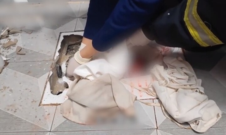 Đi khám nhưng bất ngờ sinh con trong nhà vệ sinh, cảnh tượng sau đó khiến sản phụ khóc thét