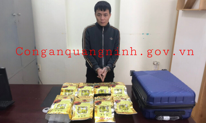 Đang trốn truy nã vẫn điều hành đường dây ma tuý